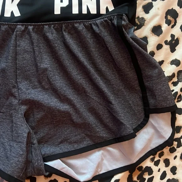 Pink brand workout shorts large - Picture 5 of 12